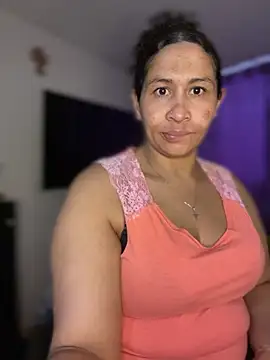 Snapshot of Carola-Ross chatting on 05/29/26, 04:49 Carola-Ross online show from 05/29/26, 04:49