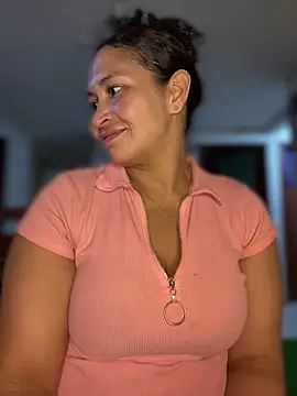 Snapshot of Carola-Ross chatting on 07/22/26, 12:19 Carola-Ross online show from 07/22/26, 12:19