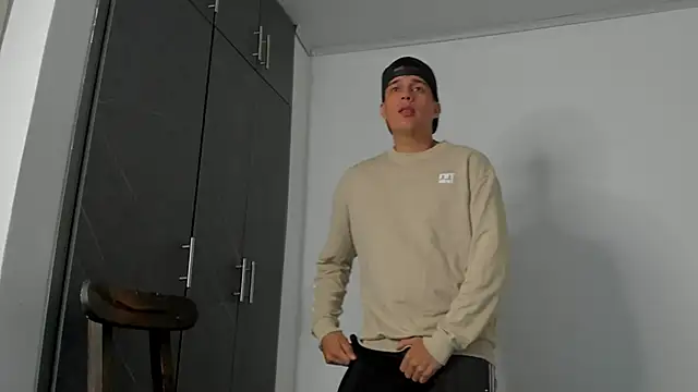 Snapshot of hugosan12 chatting on 03/06/25, 10:26 hugosan12 online show from 03/06/25, 10:26