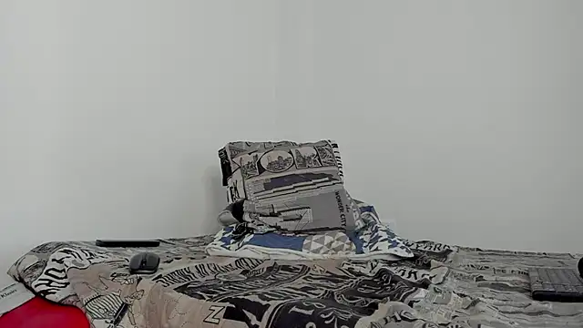 Snapshot of hugosan12 chatting on 03/18/25, 06:26 hugosan12 online show from 03/18/25, 06:26