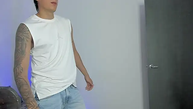 Snapshot of hugosan12 chatting on 09/16/25, 06:31 hugosan12 online show from 09/16/25, 06:31