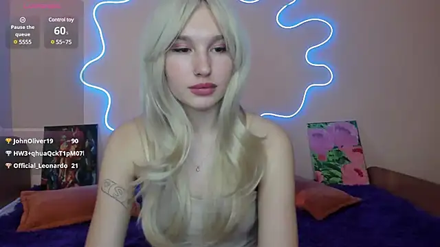 Snapshot of EvelinaLuu chatting on 02/26/25, 05:31 EvelinaLuu online show from 02/26/25, 05:31