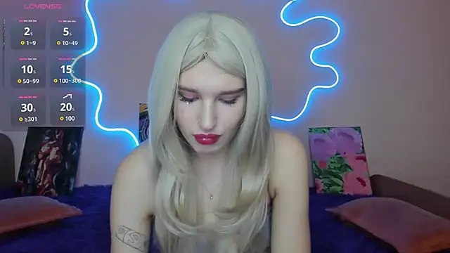 Snapshot of EvelinaLuu chatting on 03/04/25, 01:12 EvelinaLuu online show from 03/04/25, 01:12