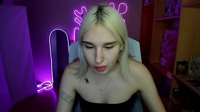 EvelinaLuu online show from 05/03/26, 01:55