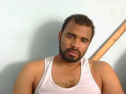 Snapshot of YOX22 chatting on 10/30/25, 01:23 YOX22 online show from 10/30/25, 01:23