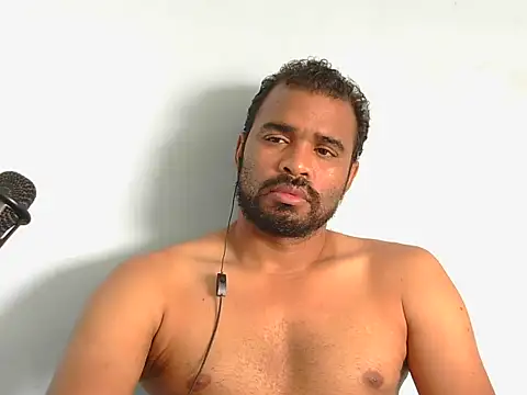 Snapshot of YOX22 chatting on 11/10/25, 02:27 YOX22 online show from 11/10/25, 02:27