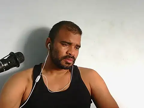 Snapshot of YOX22 chatting on 11/27/25, 01:46 YOX22 online show from 11/27/25, 01:46