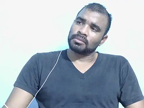 Snapshot of YOX22 chatting on 03/01/26, 06:59 YOX22 online show from 03/01/26, 06:59