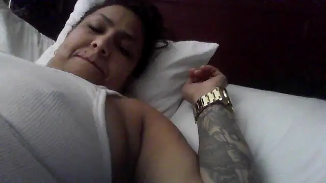 Snapshot of SweetSexyLatina chatting on 05/22/26, 12:00 SweetSexyLatina online show from 05/22/26, 12:00