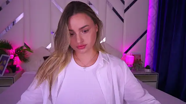 LindsieGreyy online show from 09/24/25, 06:17