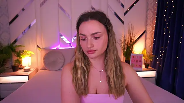 Snapshot of LindsieGreyy chatting on 02/12/26, 09:04 LindsieGreyy online show from 02/12/26, 09:04