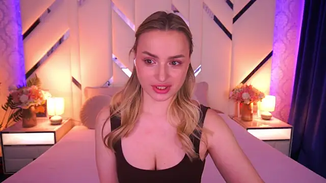 LindsieGreyy online show from 04/27/26, 06:55