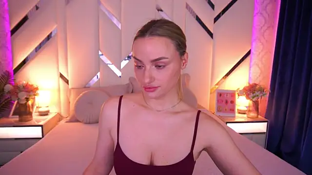 Snapshot of LindsieGreyy chatting on 05/16/26, 06:54 LindsieGreyy online show from 05/16/26, 06:54