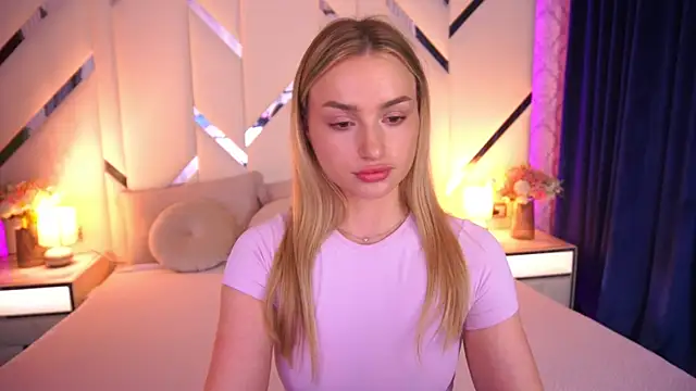 Snapshot of LindsieGreyy chatting on 06/11/26, 12:14 LindsieGreyy online show from 06/11/26, 12:14