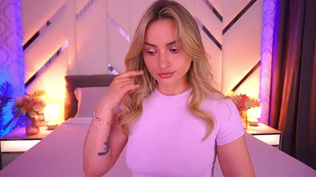 LindsieGreyy online show from 07/04/26, 01:06