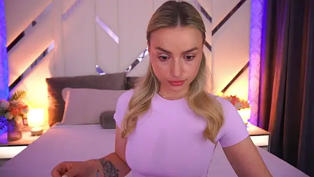 LindsieGreyy online show from 07/06/26, 12:46