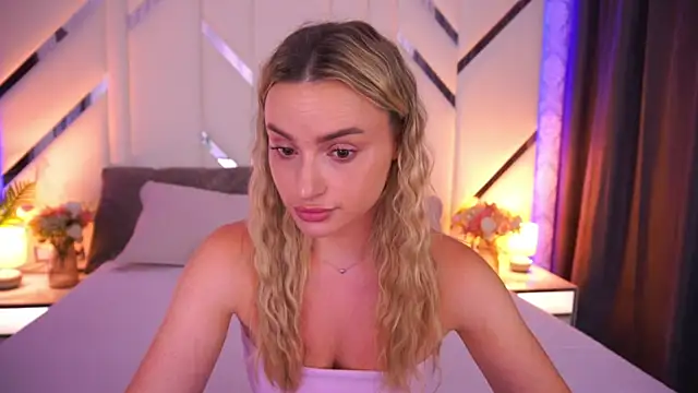 LindsieGreyy online show from 07/18/26, 11:47