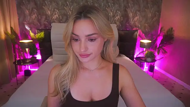 LindsieGreyy online show from 07/26/26, 01:07