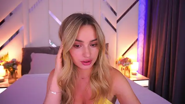 LindsieGreyy online show from 07/28/26, 01:10