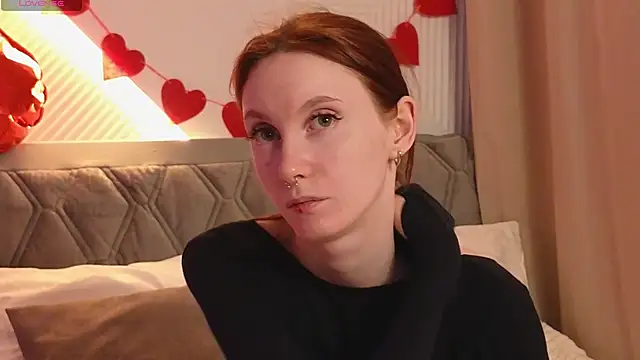 Snapshot of JoYung chatting on 02/11/25, 04:11 JoYung online show from 02/11/25, 04:11