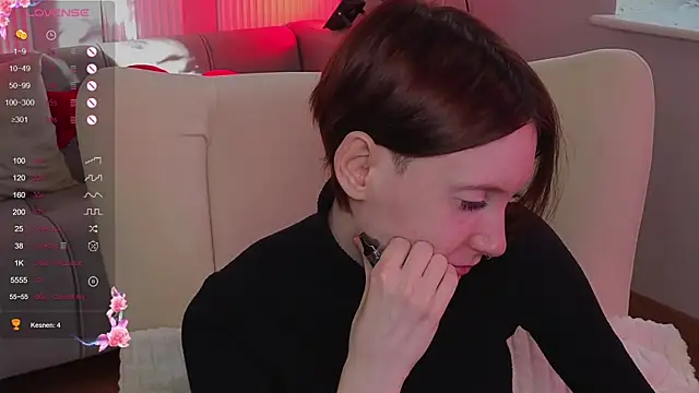 Snapshot of JoYung chatting on 10/04/25, 04:43 JoYung online show from 10/04/25, 04:43