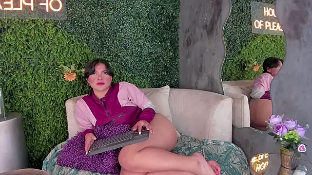 emmiily z online show from 02/17/25, 07:42