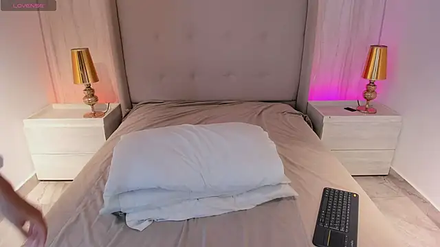 emmiily z online show from 03/15/26, 08:26