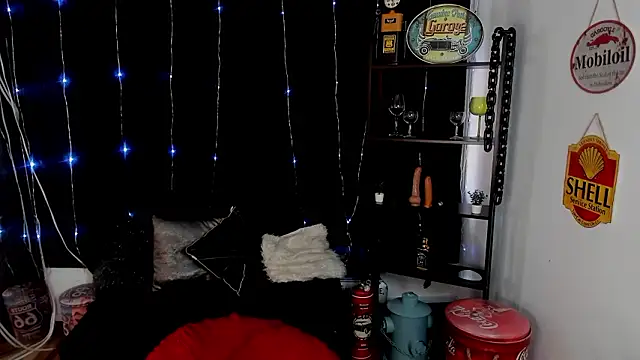 anuvyz miller  online show from 03/18/26, 12:52