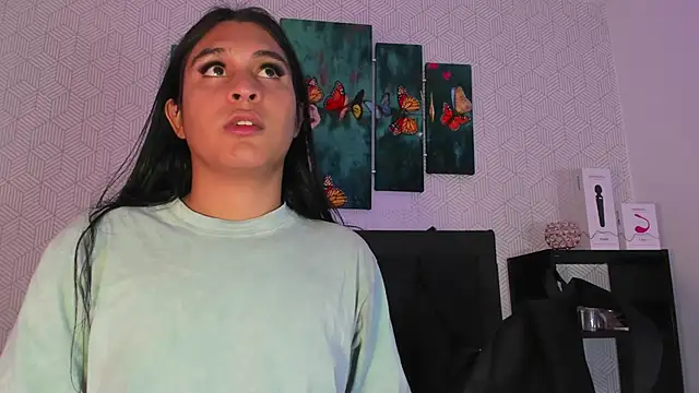 Selena fox7 online show from 10/19/25, 04:02