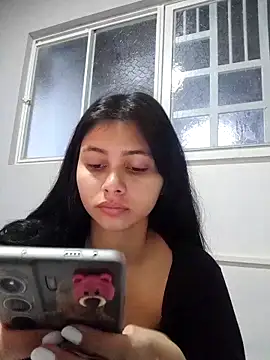 CHLOE ISABELL online show from 09/18/25, 05:15