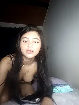 Snapshot of CHLOE_ISABELL chatting on 04/23/26, 12:34 CHLOE ISABELL online show from 04/23/26, 12:34