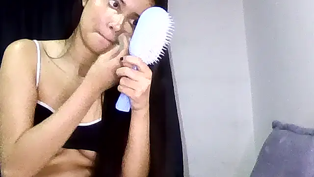 Snapshot of CHLOE_ISABELL chatting on 04/23/26, 11:29 CHLOE ISABELL online show from 04/23/26, 11:29