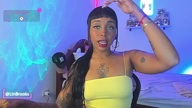 Annaa Brooks online show from 11/30/25, 05:22