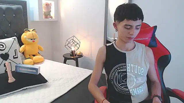 Snapshot of MaikyCooper chatting on 03/14/25, 04:32 MaikyCooper online show from 03/14/25, 04:32