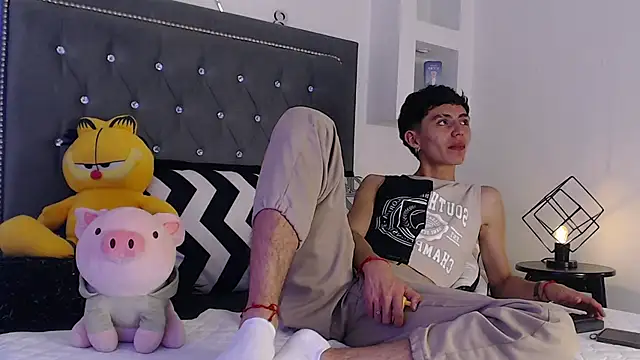 Snapshot of MaikyCooper chatting on 03/17/25, 01:46 MaikyCooper online show from 03/17/25, 01:46