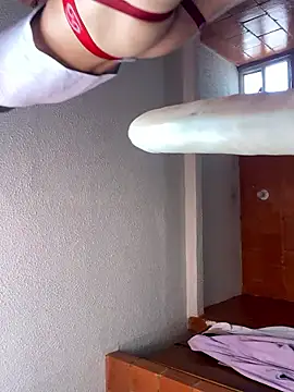 Snapshot of MaikyCooper chatting on 09/26/25, 02:43 MaikyCooper online show from 09/26/25, 02:43