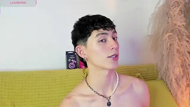 Snapshot of MaikyCooper chatting on 10/02/25, 08:49 MaikyCooper online show from 10/02/25, 08:49