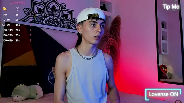 Snapshot of MaikyCooper chatting on 10/12/25, 08:41 MaikyCooper online show from 10/12/25, 08:41