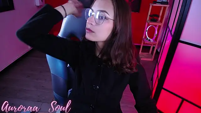 Snapshot of Auroraa_soul chatting on 10/18/25, 12:39 Auroraa soul online show from 10/18/25, 12:39