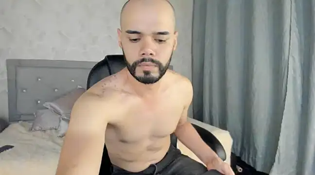 Snapshot of Luke_Diaz7 chatting on 02/09/25, 01:44 Luke Diaz7 online show from 02/09/25, 01:44
