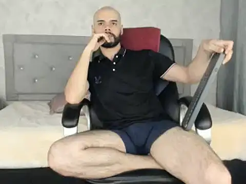 Snapshot of Luke_Diaz7 chatting on 02/10/25, 11:34 Luke Diaz7 online show from 02/10/25, 11:34