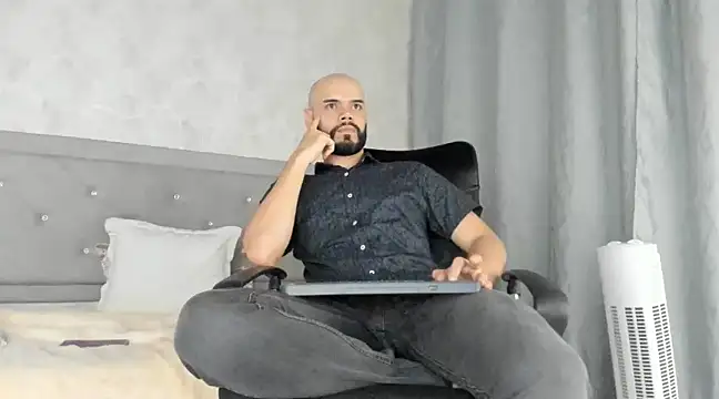 Snapshot of Luke_Diaz7 chatting on 02/21/25, 03:12 Luke Diaz7 online show from 02/21/25, 03:12