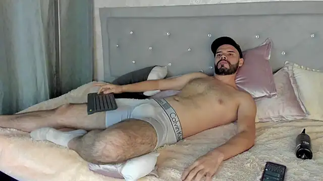 Snapshot of Luke_Diaz7 chatting on 03/02/25, 12:53 Luke Diaz7 online show from 03/02/25, 12:53