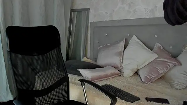 Snapshot of Luke_Diaz7 chatting on 03/07/25, 01:53 Luke Diaz7 online show from 03/07/25, 01:53