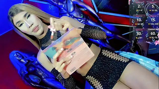 emelly horny  online show from 11/11/25, 07:14