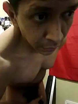Snapshot of machoactivo1 chatting on 04/15/26, 05:25 machoactivo1 online show from 04/15/26, 05:25