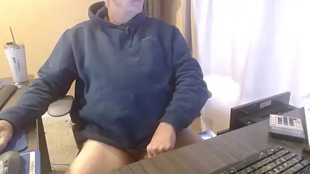 olderandwiser2 online show from 12/18/25, 03:07