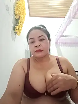 Snapshot of Baby-bigtits2024 chatting on 03/10/25, 12:48 Baby-bigtits2024 online show from 03/10/25, 12:48