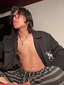 shadowsofgarden online show from 02/24/25, 04:05