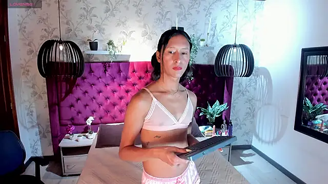 Georgina Palacios  online show from 11/10/25, 04:00